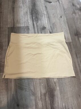Women’s Cream Performance Skort